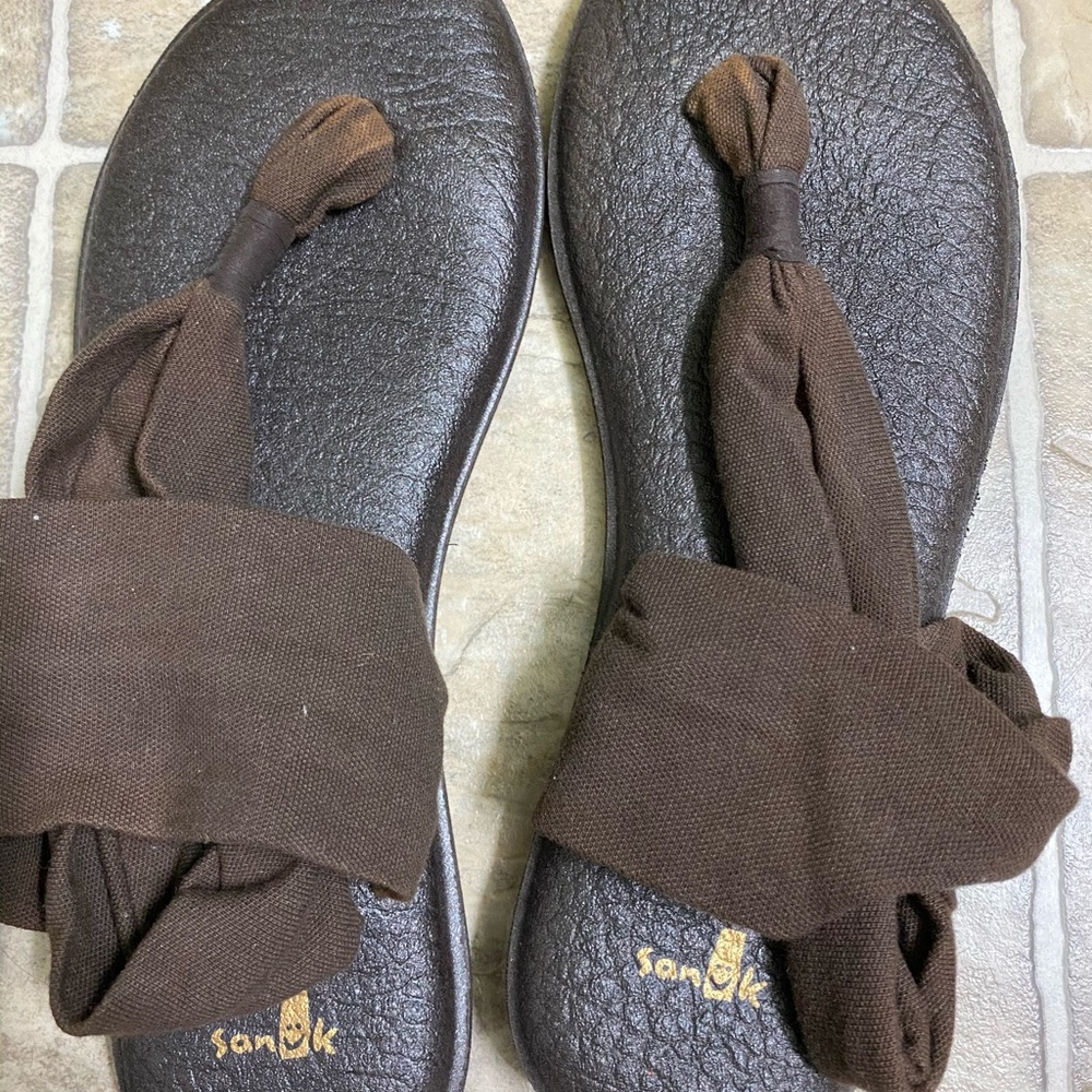 EUC Women’s Sanuk Sling Sandals size 9